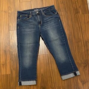 Levi’s signature blue denim cuffed capris jeans size 12